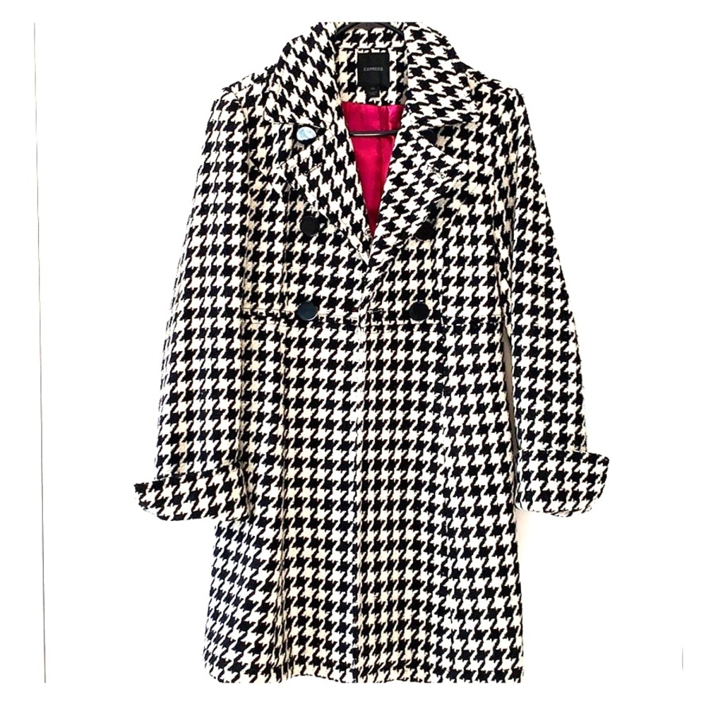 Black and cream houndstooth coat